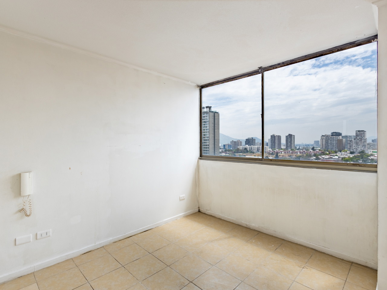Departamento Presidente A. Pinto 1270, Depto. 1111