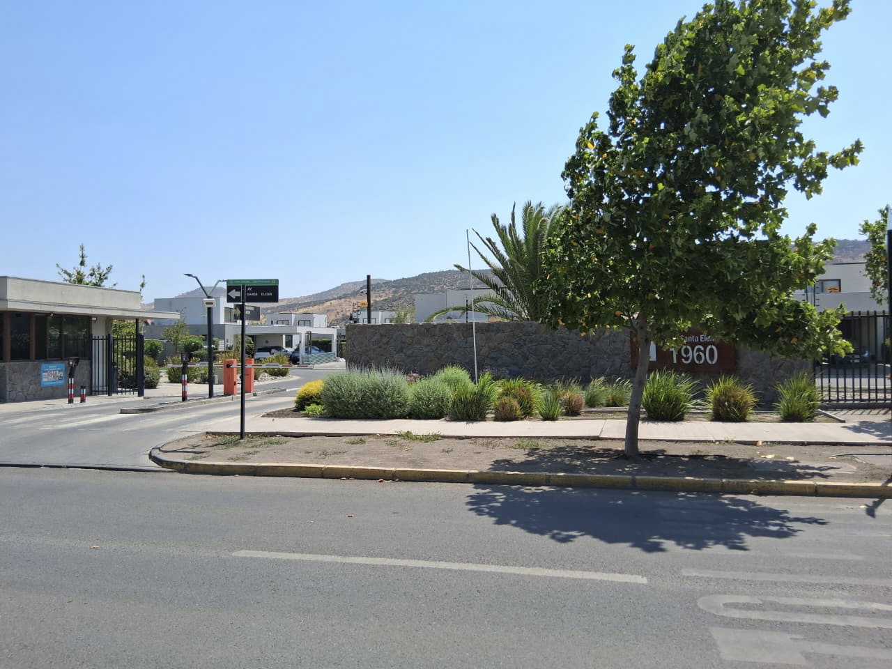 Av. Santa Elena 1960, Casa 25 - Imagen 3