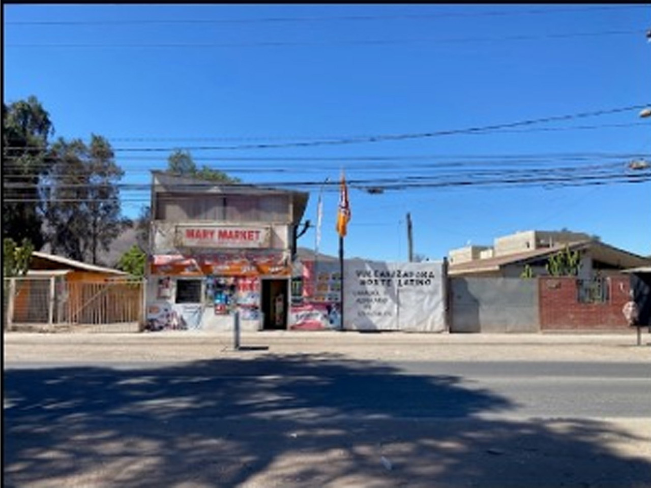 Av. Los Carreras 4523