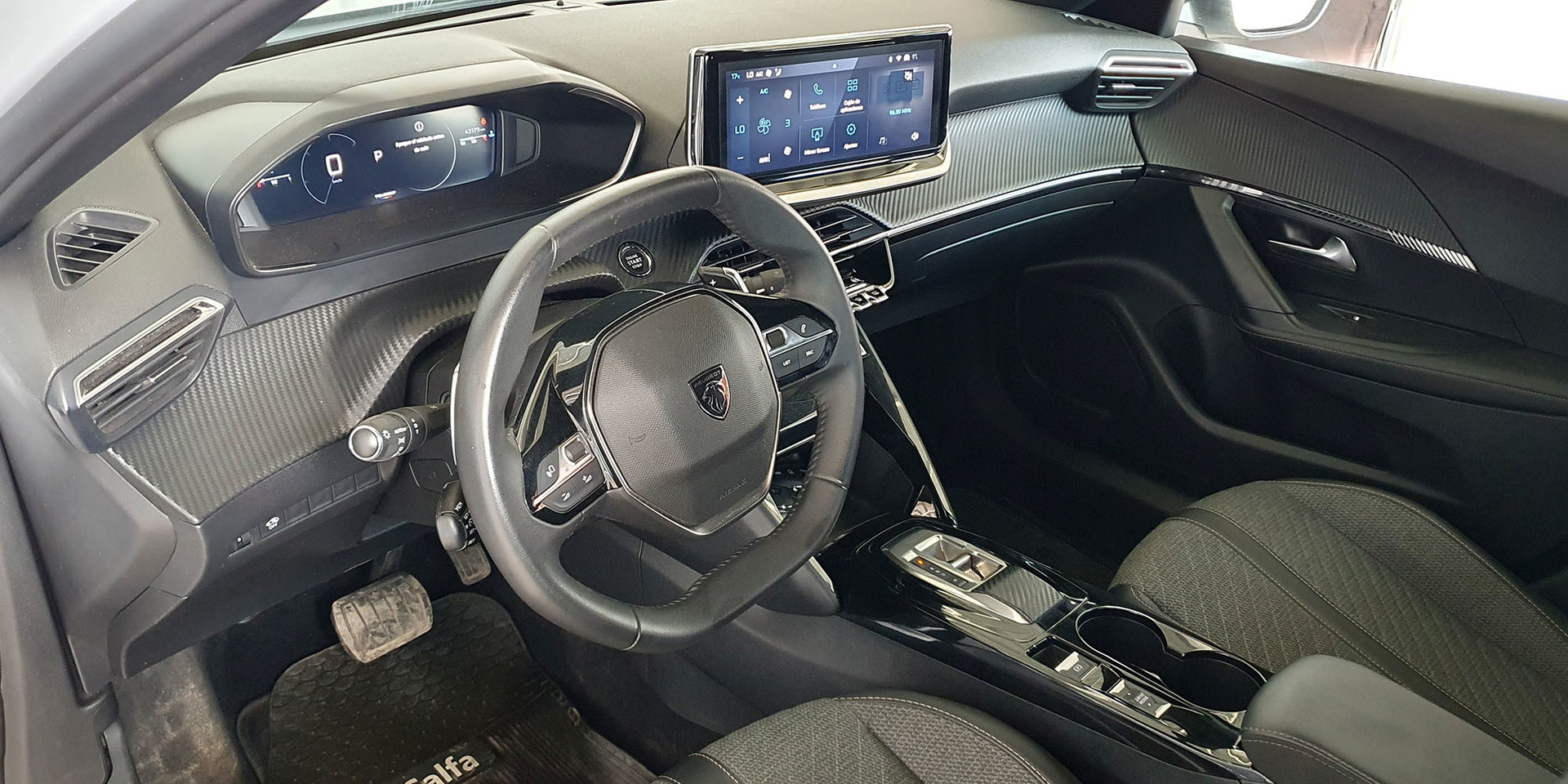 PEUGEOT 2008 BLUE HDI 130 EAT8 1.5 AUT - Imagen 18