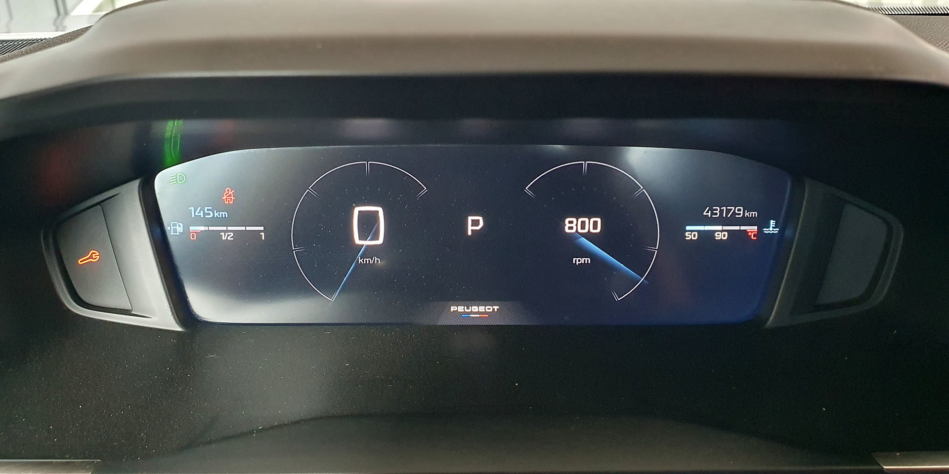 PEUGEOT 2008 BLUE HDI 130 EAT8 1.5 AUT - Imagen 21