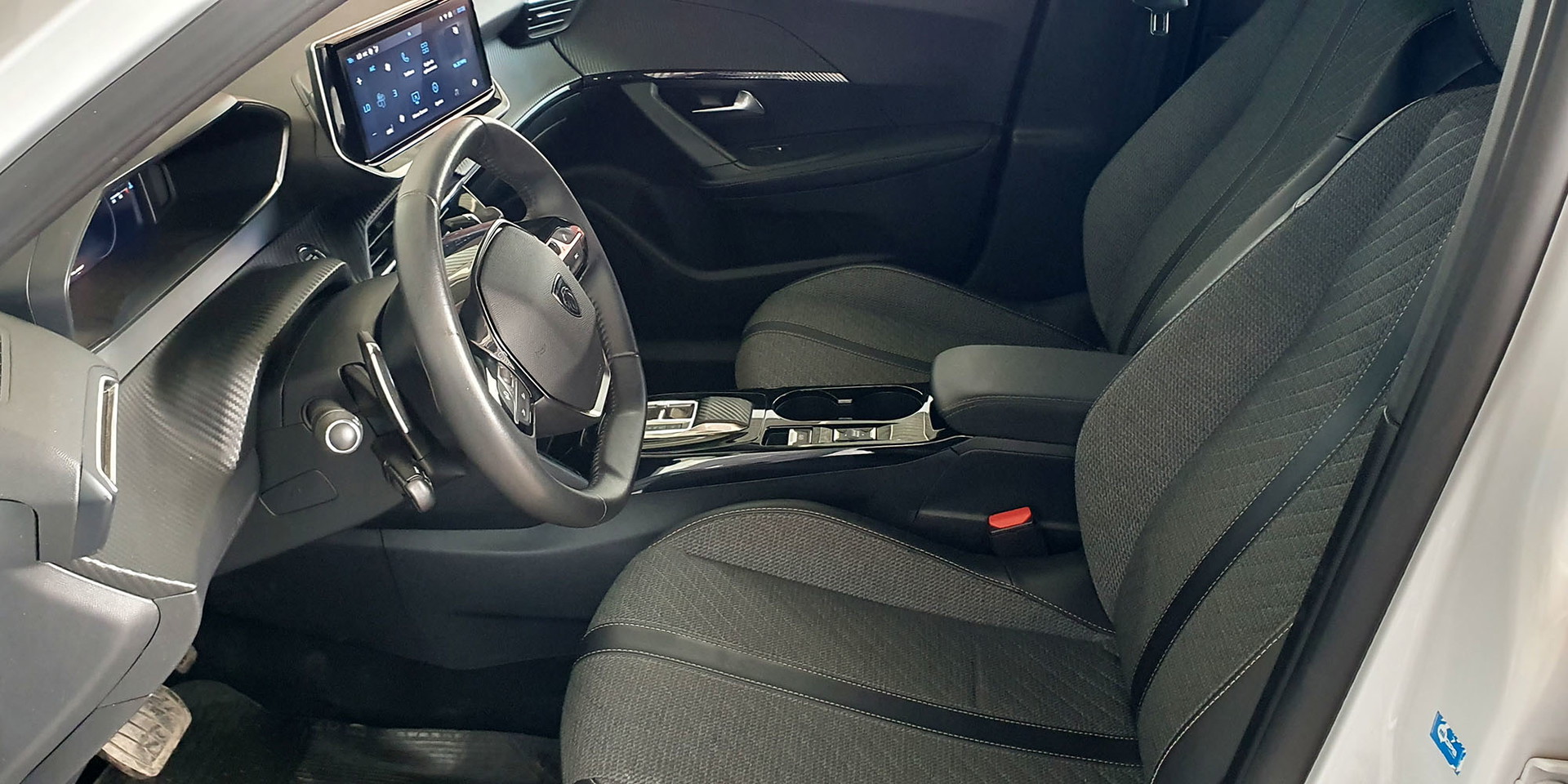 PEUGEOT 2008 BLUE HDI 130 EAT8 1.5 AUT - Imagen 22