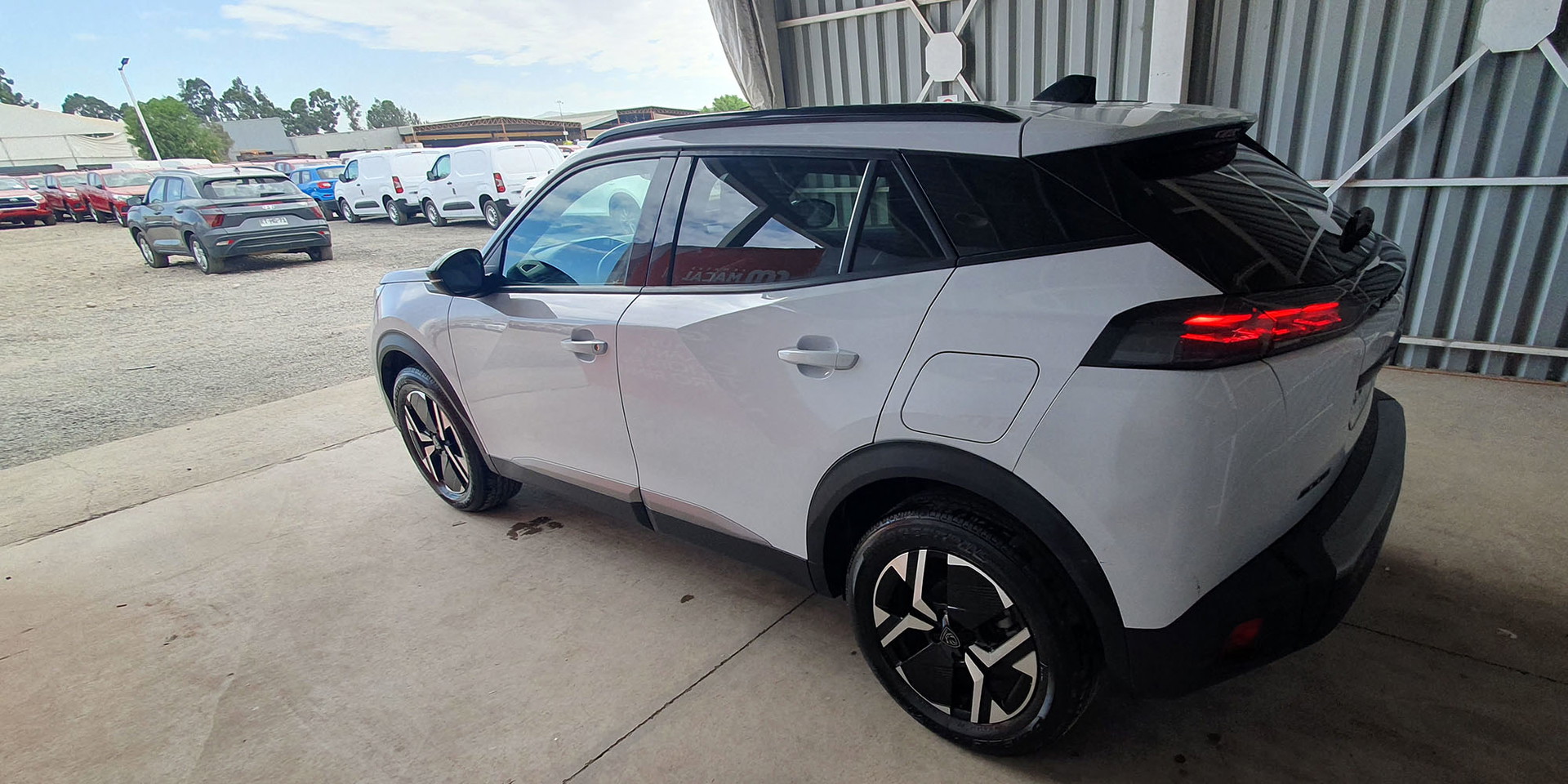 PEUGEOT 2008 BLUE HDI 130 EAT8 1.5 AUT - Imagen 7