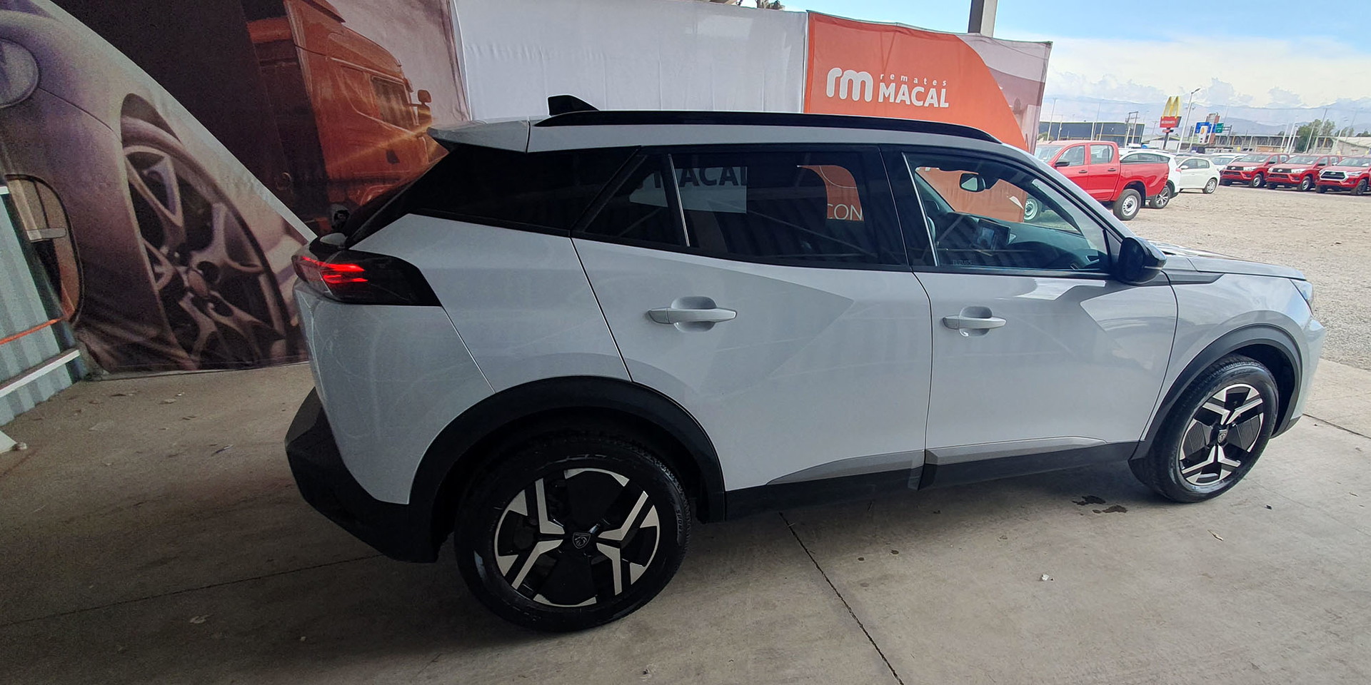 PEUGEOT 2008 BLUE HDI 130 EAT8 1.5 AUT - Imagen 8