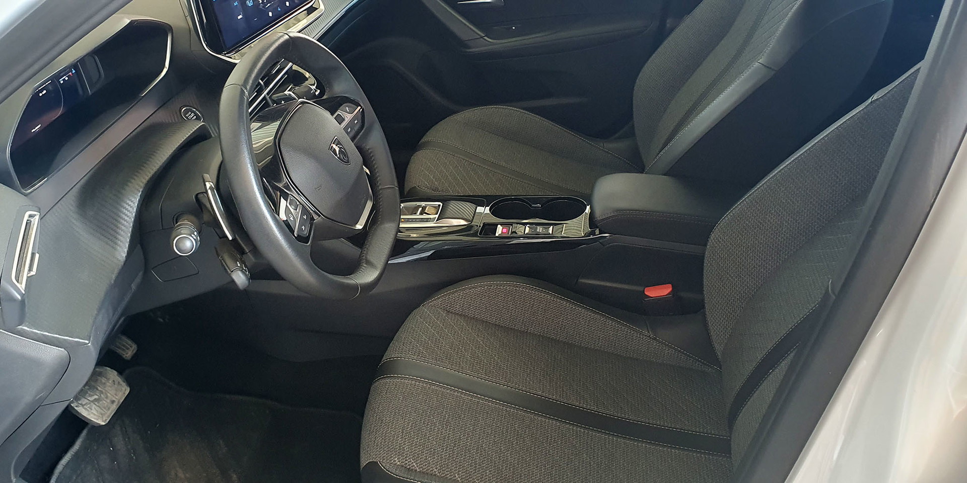 PEUGEOT 2008 BLUE HDI 130 EAT8 1.5 AUT - Imagen 22