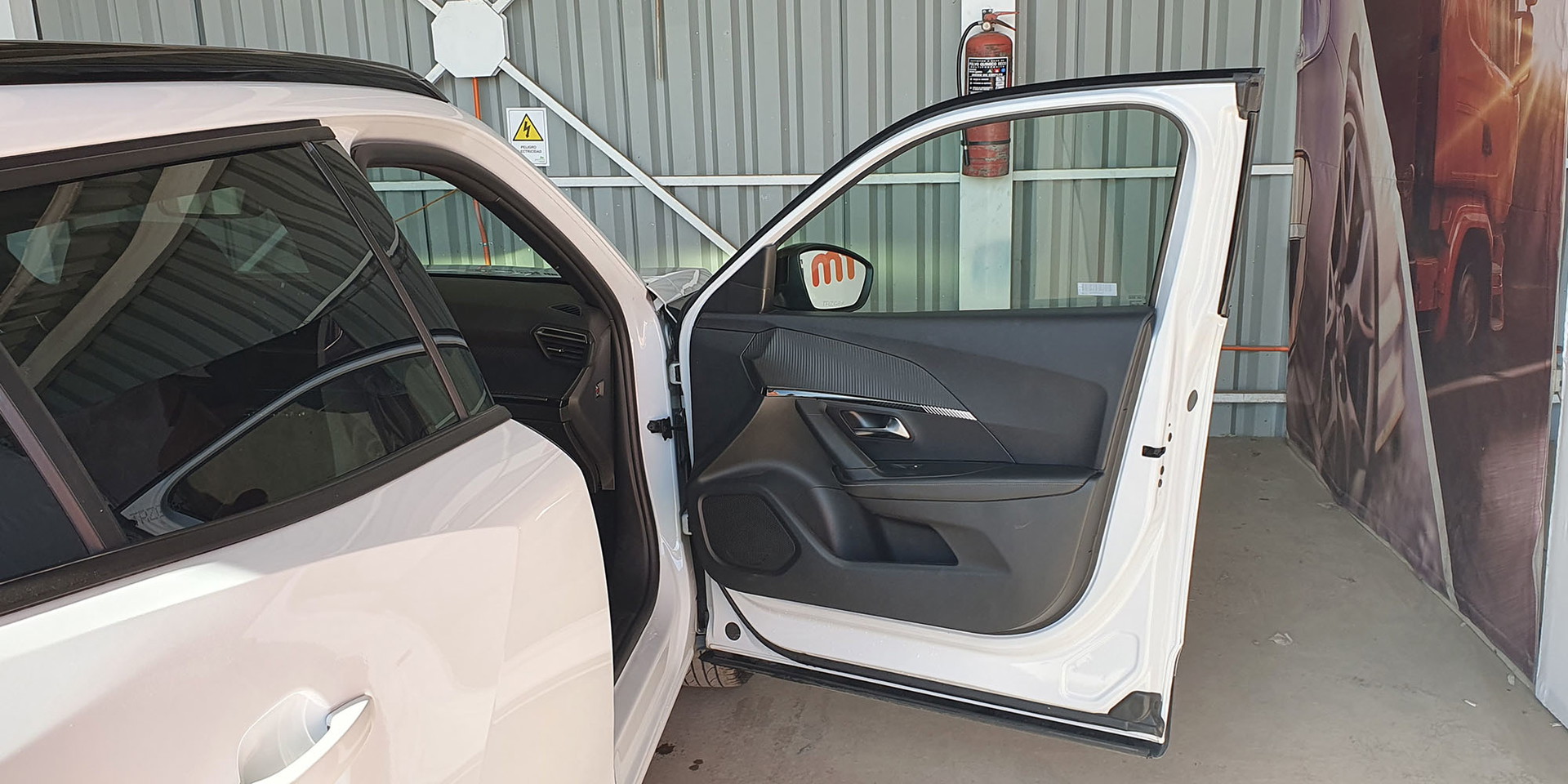 PEUGEOT 2008 BLUE HDI 130 EAT8 1.5 AUT - Imagen 25