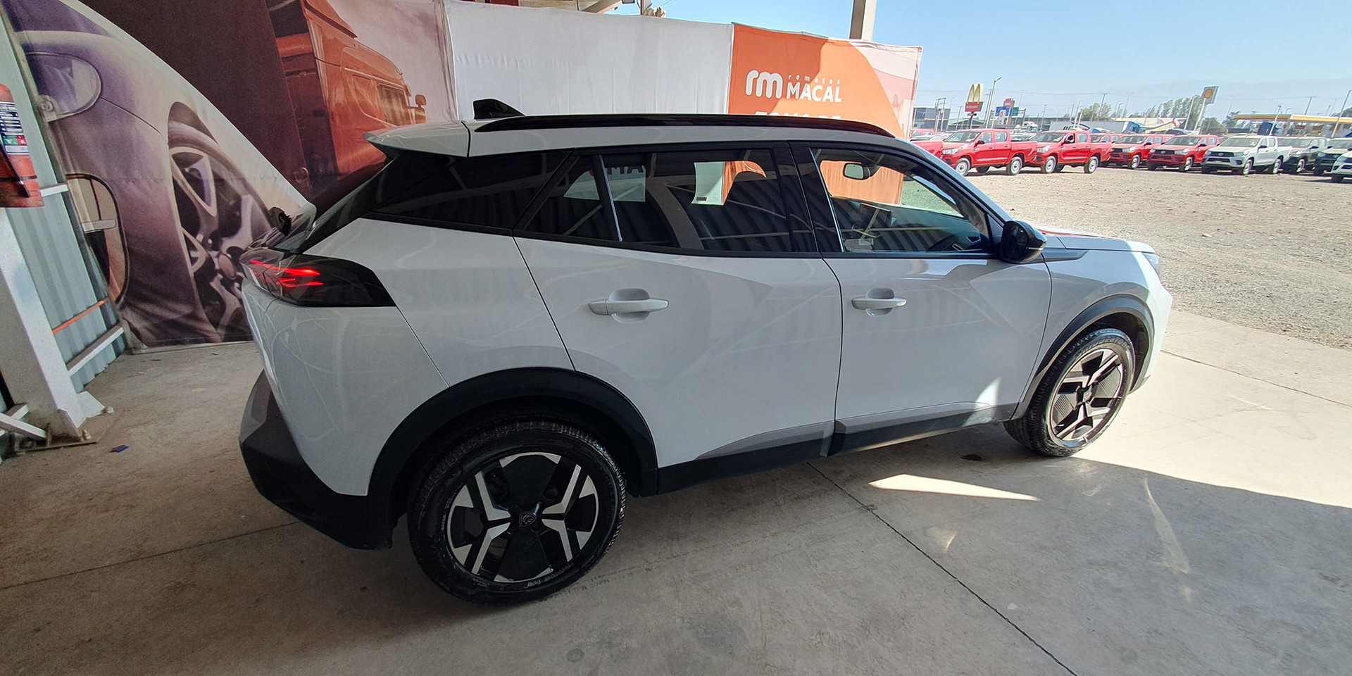 PEUGEOT 2008 BLUE HDI 130 EAT8 1.5 AUT - Imagen 8