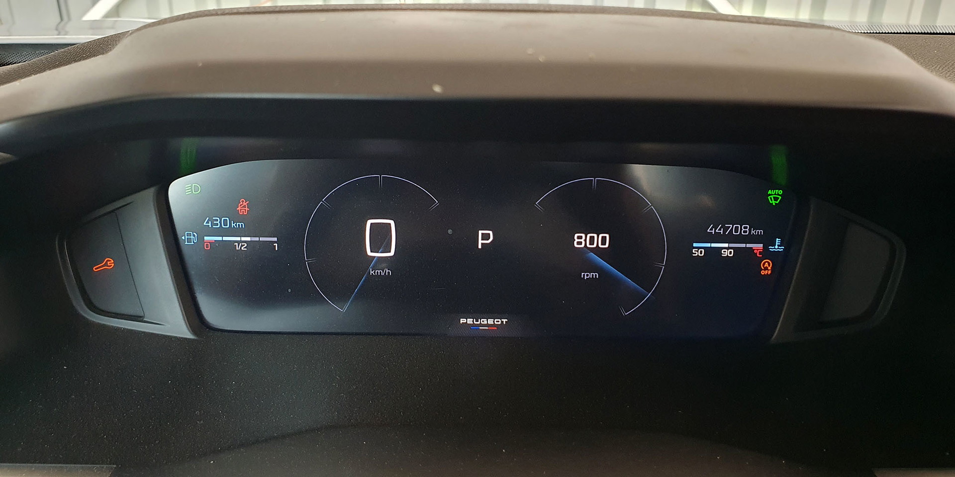 PEUGEOT 2008 BLUE HDI 130 EAT8 1.5 AUT - Imagen 21