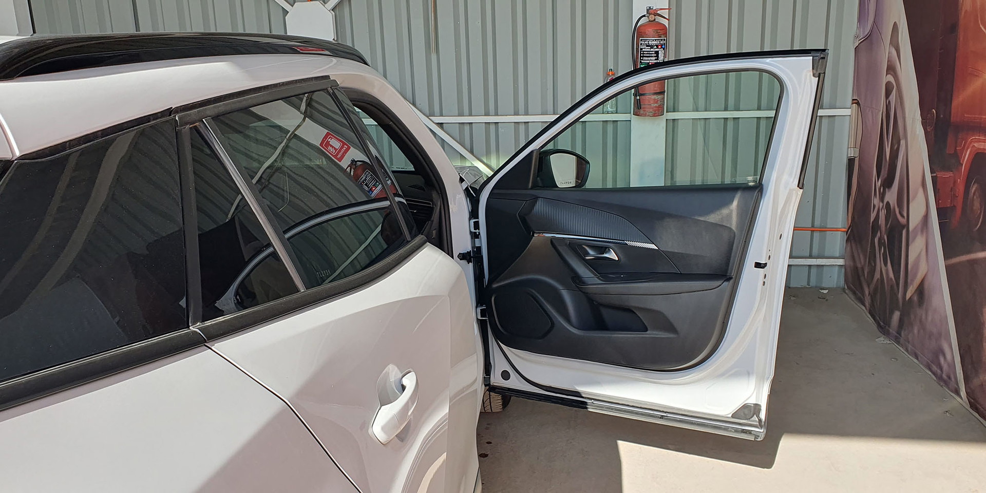 PEUGEOT 2008 BLUE HDI 130 EAT8 1.5 AUT - Imagen 25
