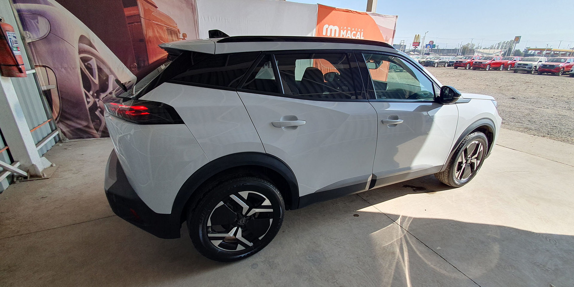 PEUGEOT 2008 BLUE HDI 130 EAT8 1.5 AUT - Imagen 8
