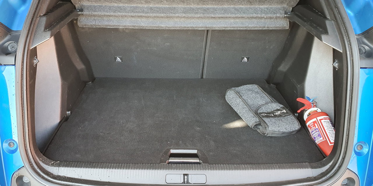 PEUGEOT 2008 BLUE HDI 130 EAT8 1.5 AUT - Imagen 11