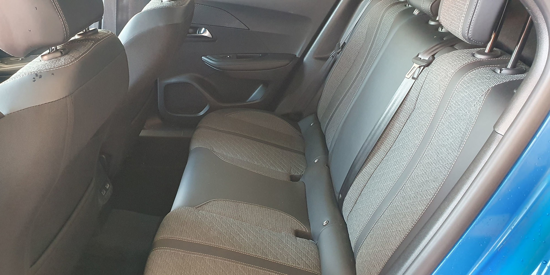 PEUGEOT 2008 BLUE HDI 130 EAT8 1.5 AUT - Imagen 23