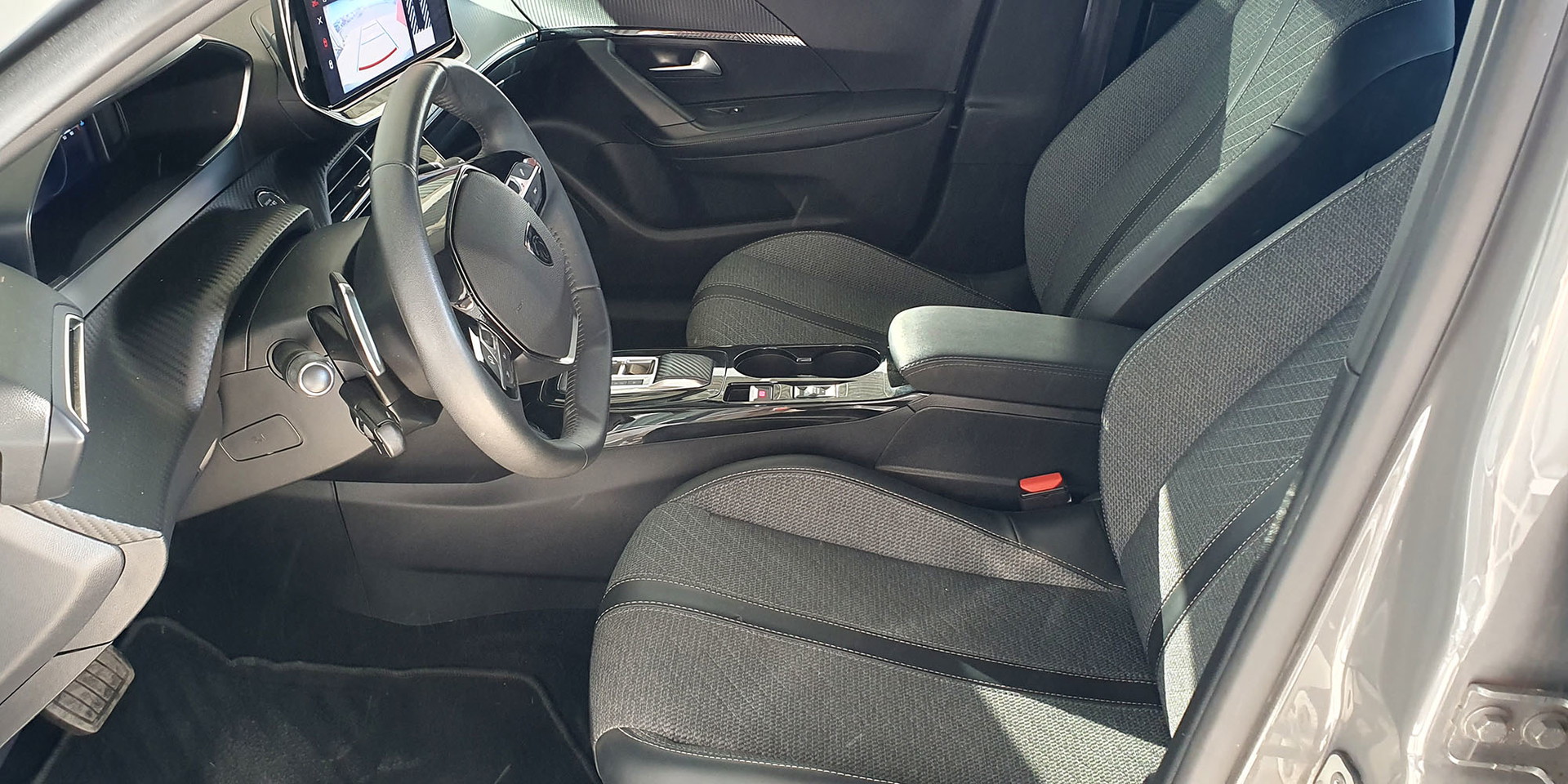 PEUGEOT 2008 BLUE HDI 130 EAT8 1.5 AUT - Imagen 22
