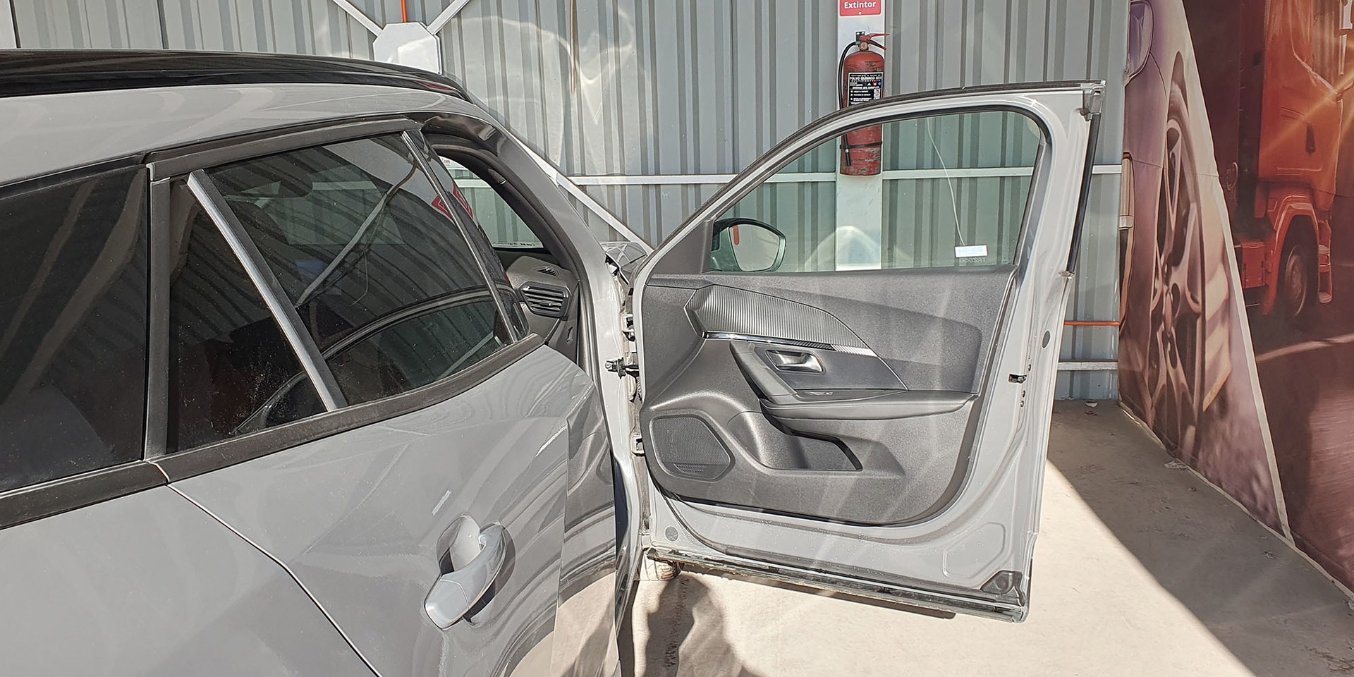 PEUGEOT 2008 BLUE HDI 130 EAT8 1.5 AUT - Imagen 25
