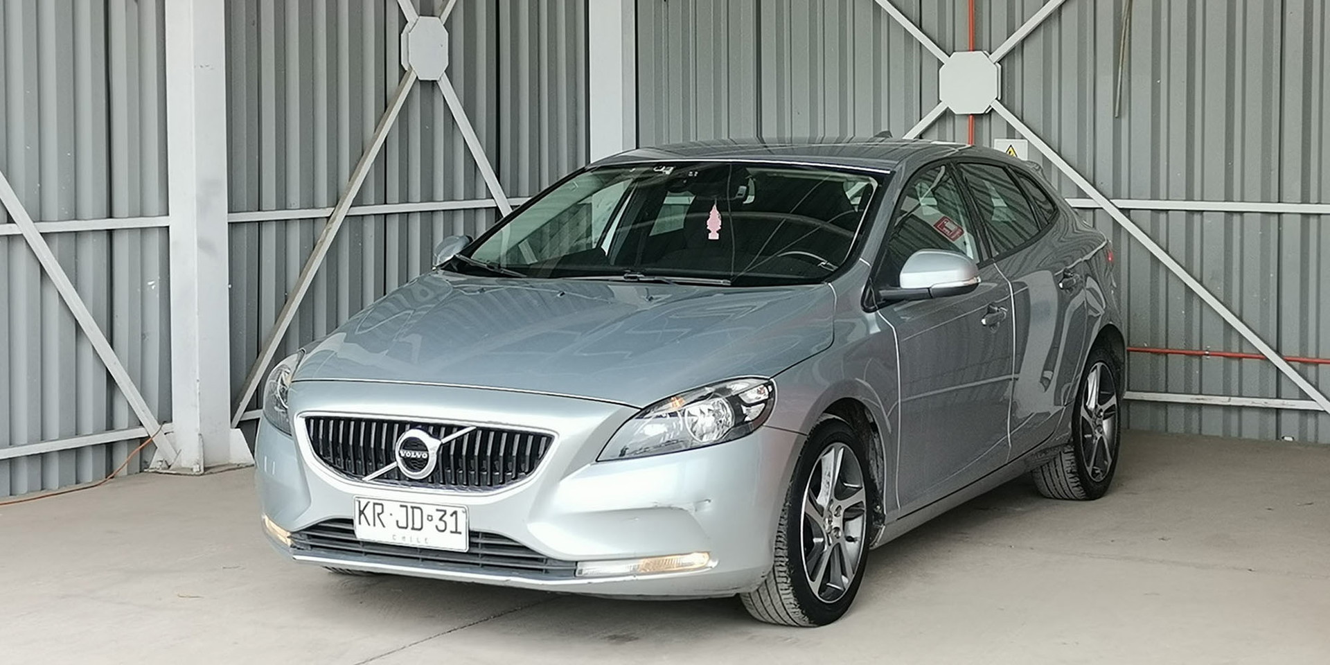 VOLVO V40 T3 2.0 - Imagen 1