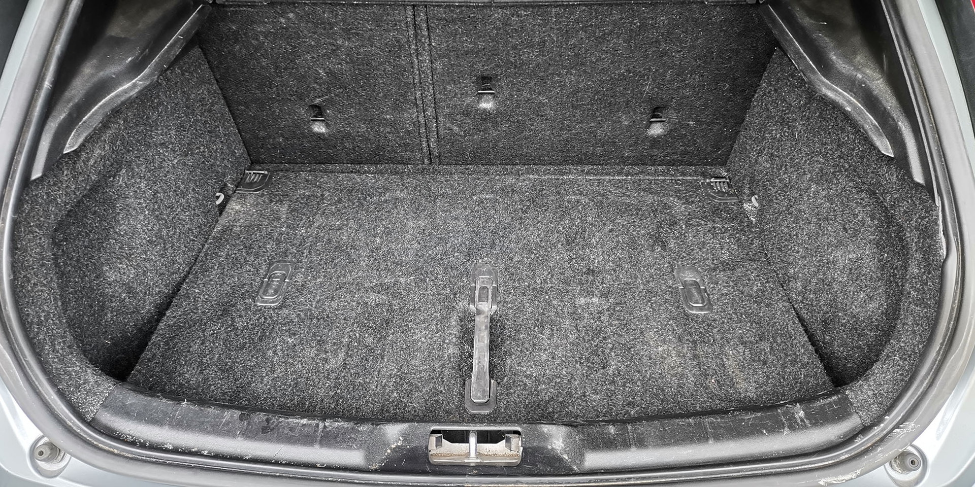 VOLVO V40 T3 2.0 - Imagen 11