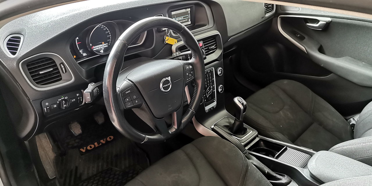 VOLVO V40 T3 2.0 - Imagen 18
