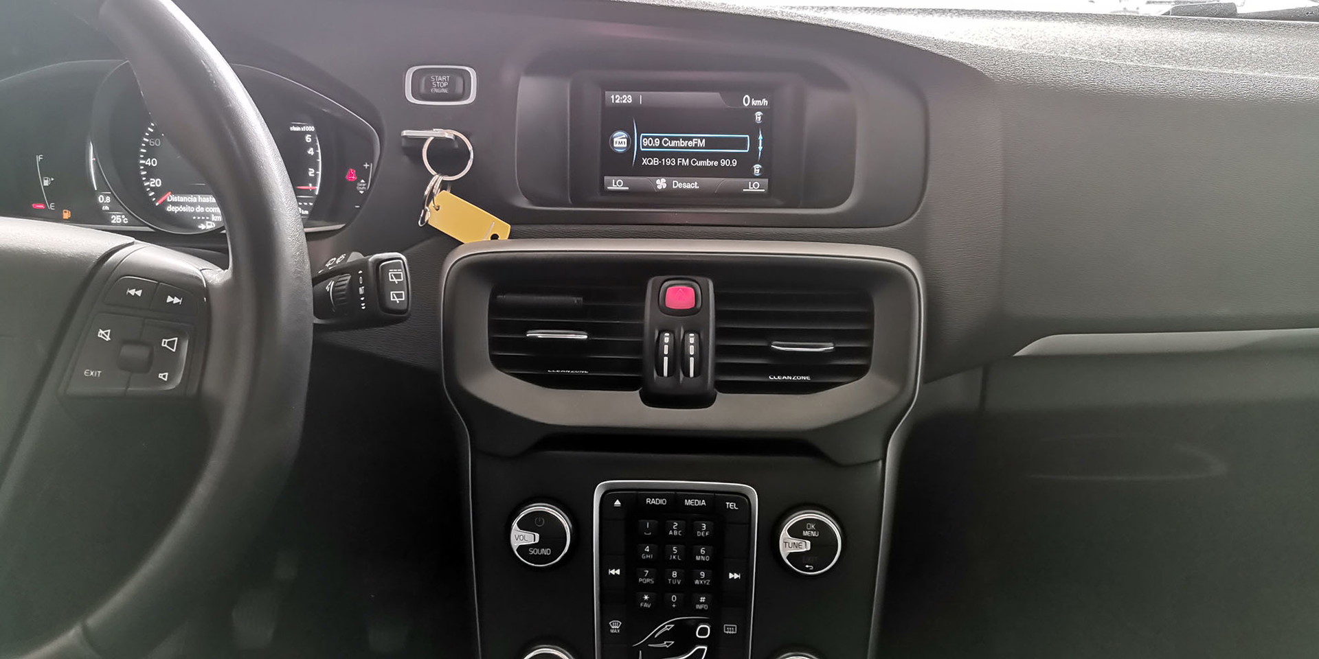 VOLVO V40 T3 2.0 - Imagen 20
