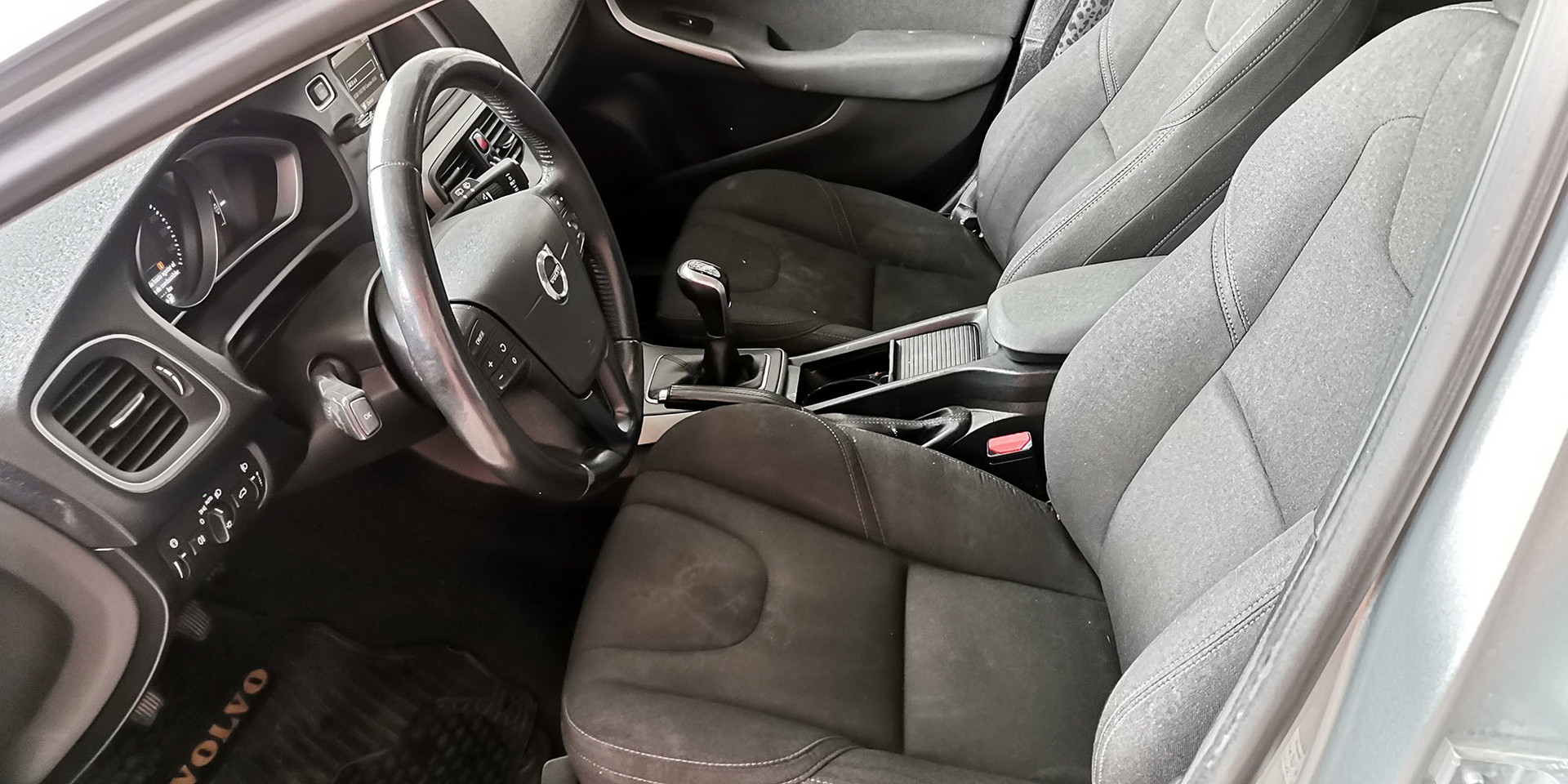 VOLVO V40 T3 2.0 - Imagen 22