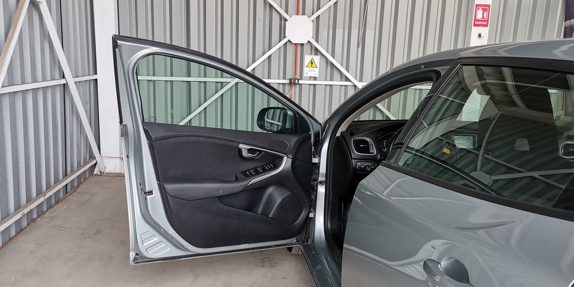VOLVO V40 T3 2.0 - Imagen 24