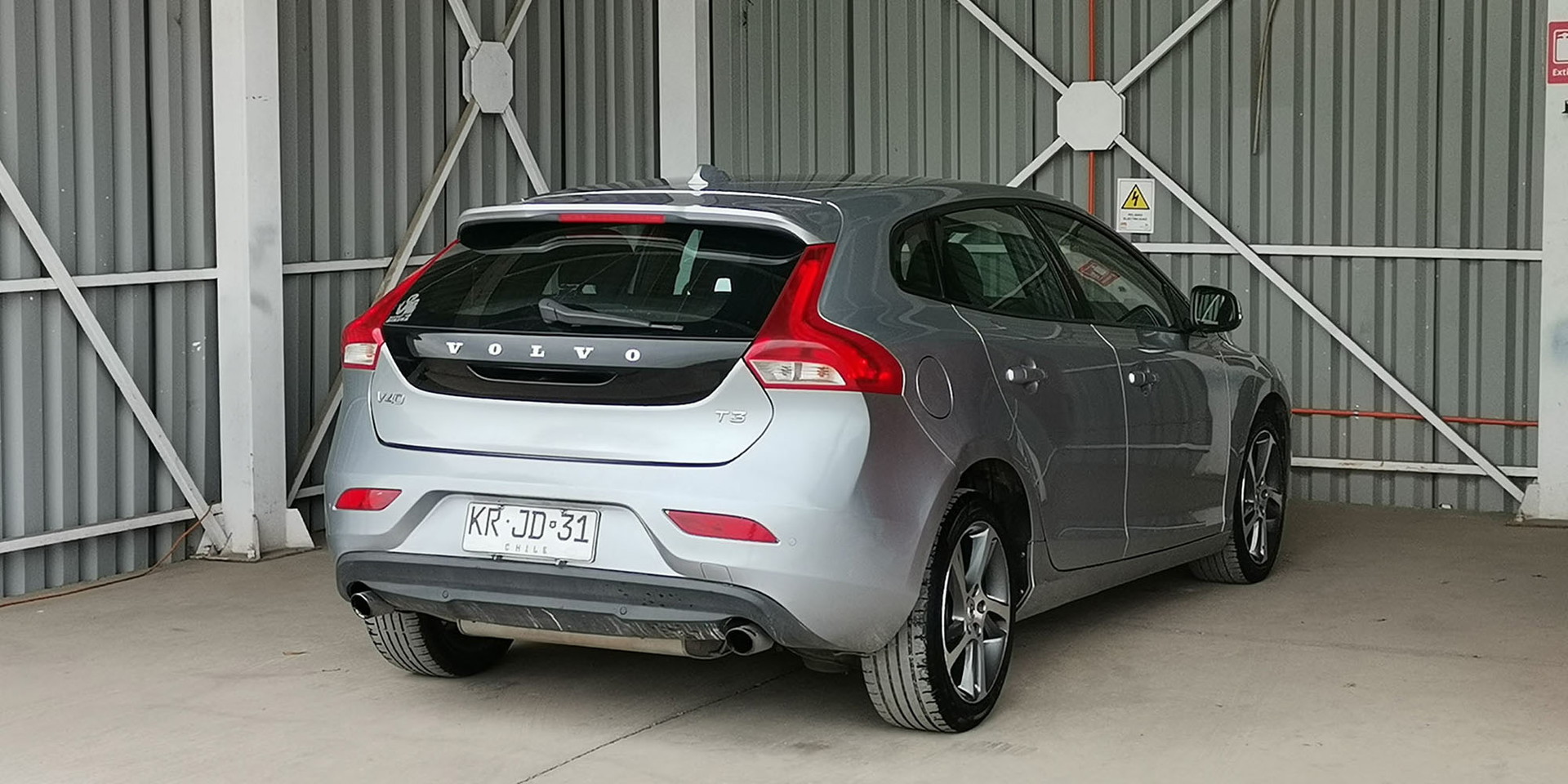 VOLVO V40 T3 2.0 - Imagen 3