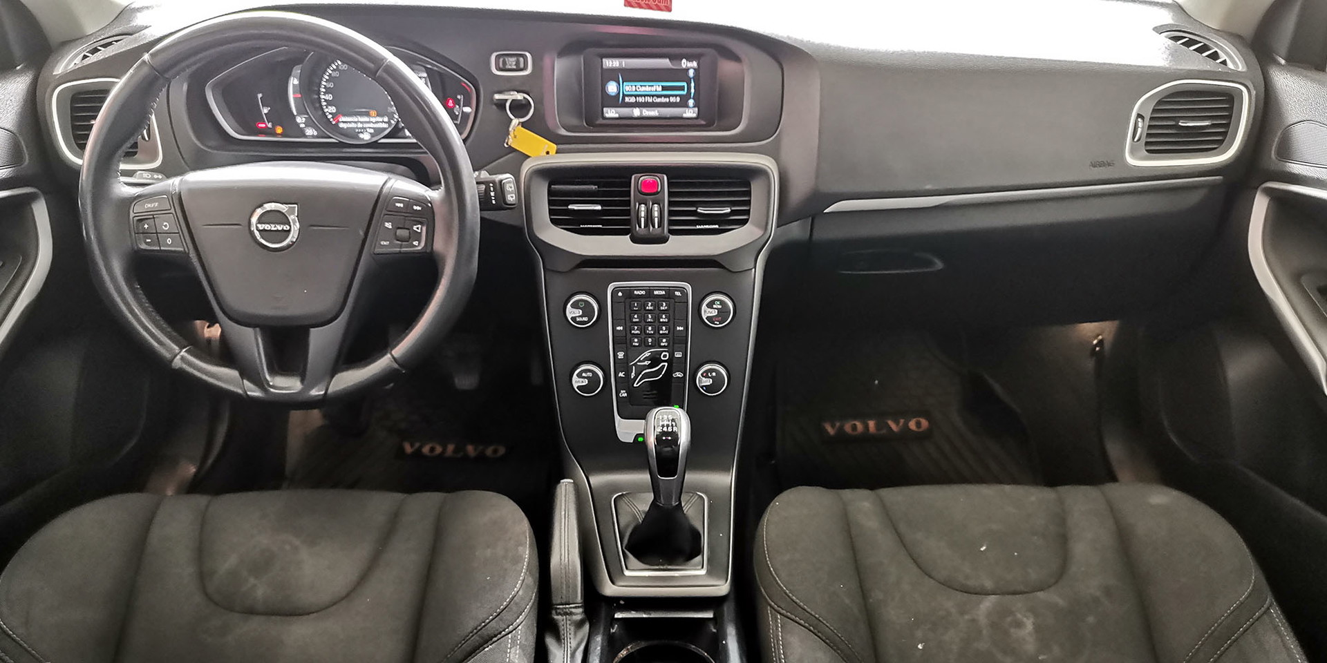 VOLVO V40 T3 2.0 - Imagen 5