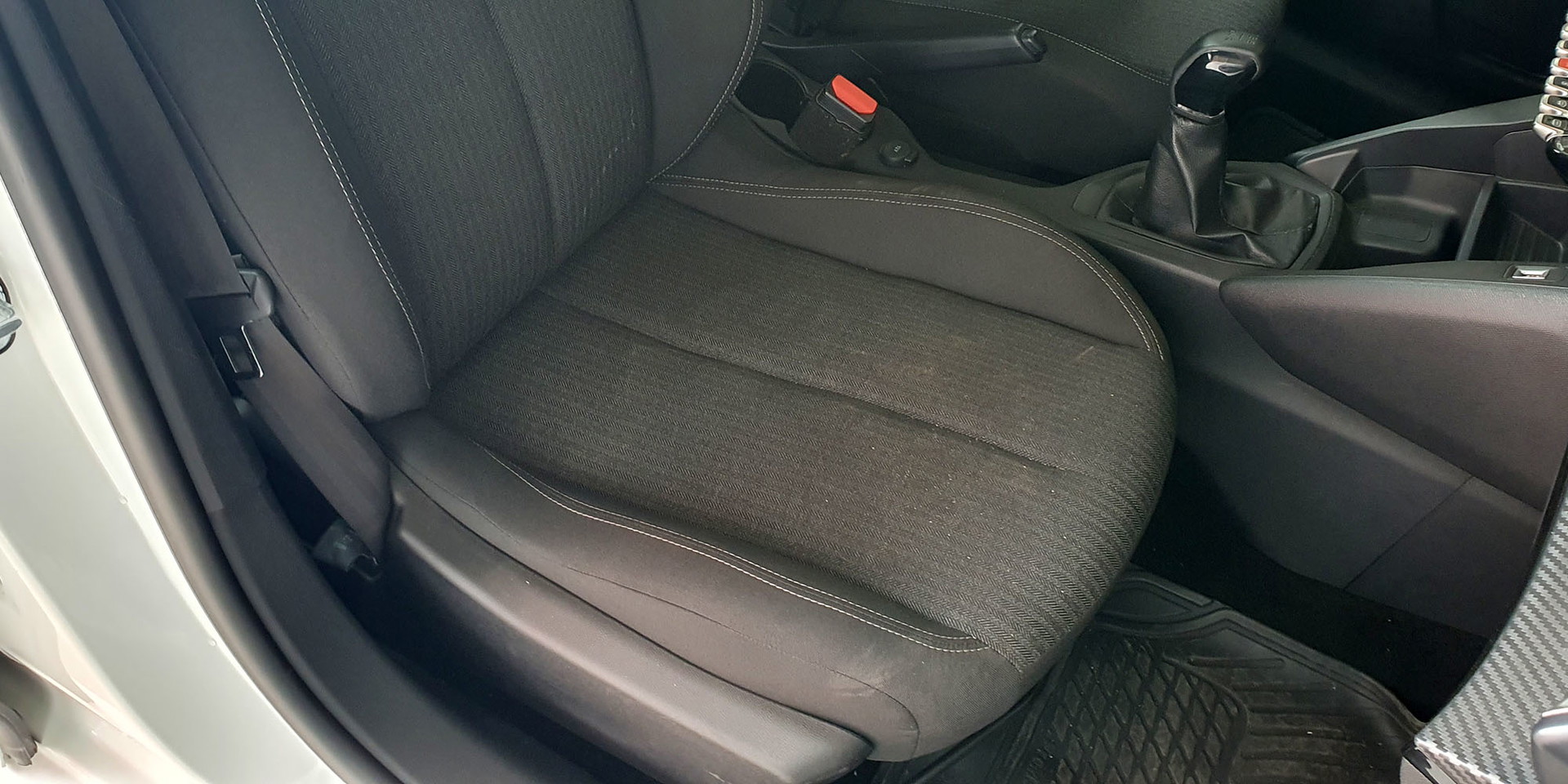 PEUGEOT 208 STYLE 75 1.2 - Imagen 29