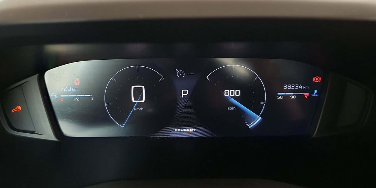 PEUGEOT 2008 BLUE HDI 130 EAT8 1.5 AUT - Imagen 21