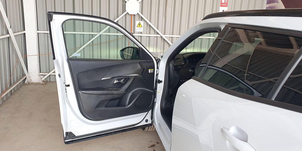 PEUGEOT 2008 BLUE HDI 130 EAT8 1.5 AUT - Imagen 24
