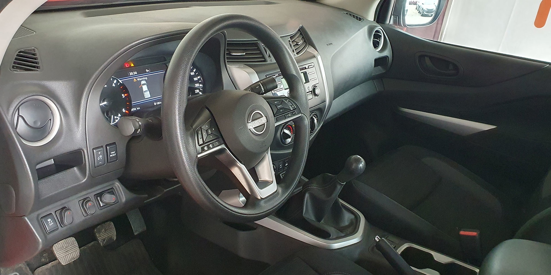 NISSAN NAVARA DC 4X4 2.3 - Imagen 18