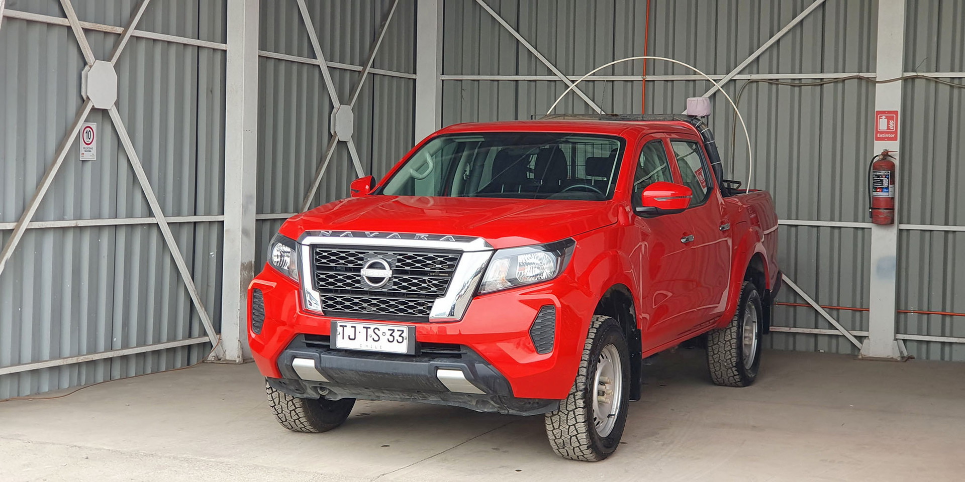 NISSAN NAVARA