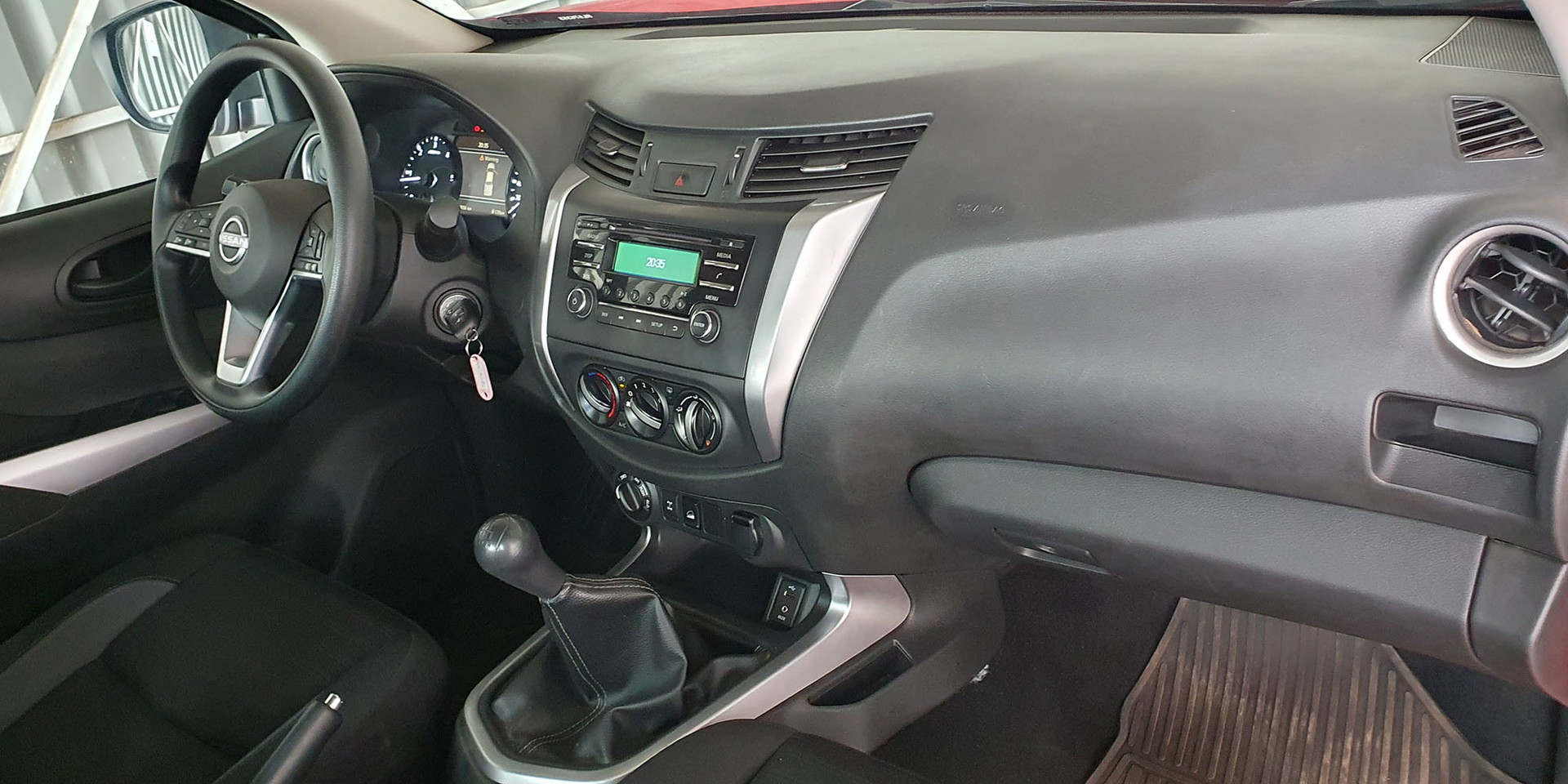 NISSAN NAVARA DC 4X4 2.3 - Imagen 19