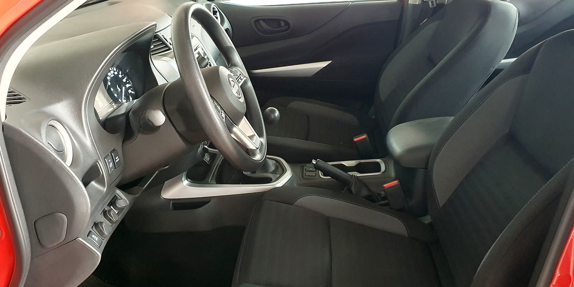 NISSAN NAVARA DC 4X4 2.3 - Imagen 22