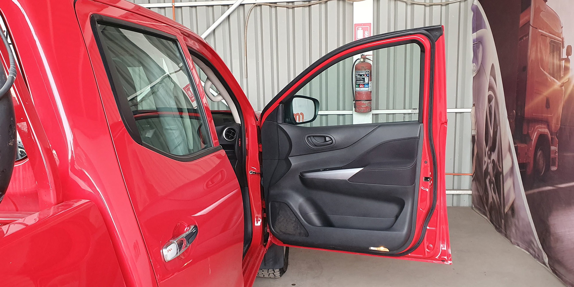 NISSAN NAVARA DC 4X4 2.3 - Imagen 25