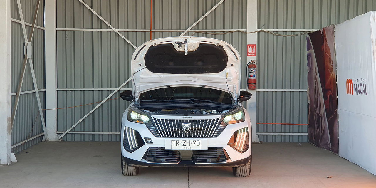 PEUGEOT 2008 BLUE HDI 130 EAT8 1.5 AUT - Imagen 12
