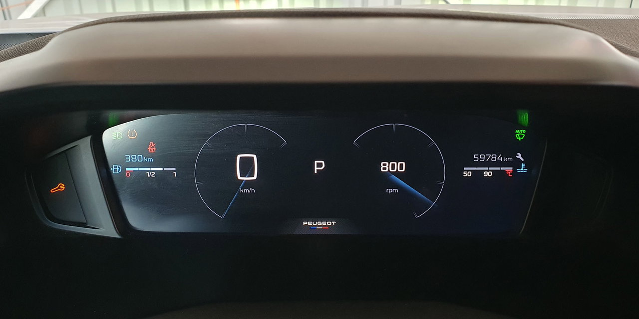 PEUGEOT 2008 BLUE HDI 130 EAT8 1.5 AUT - Imagen 21