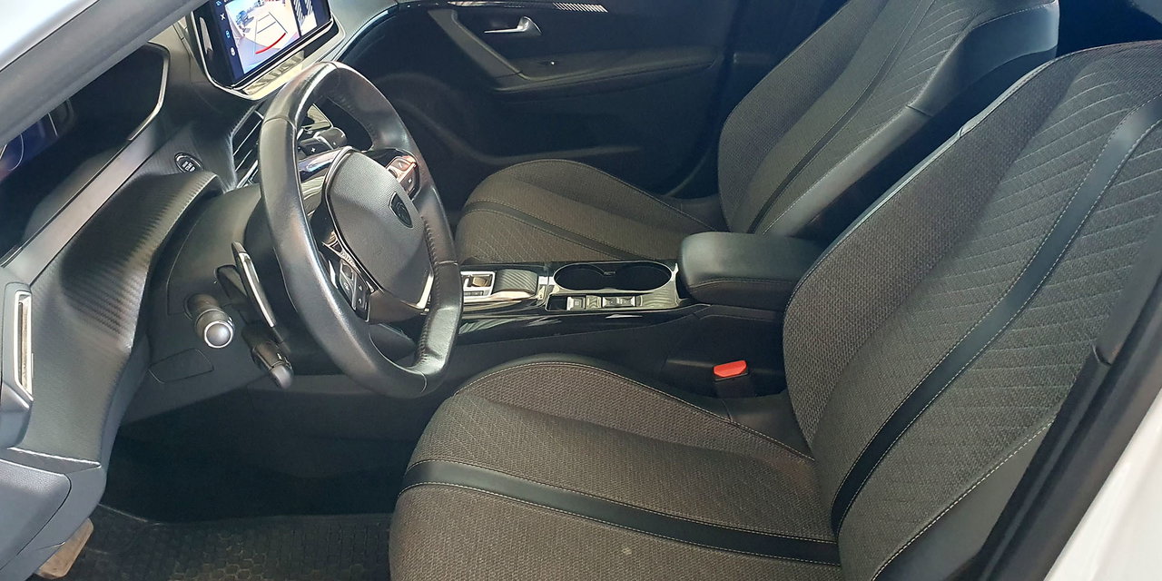 PEUGEOT 2008 BLUE HDI 130 EAT8 1.5 AUT - Imagen 22