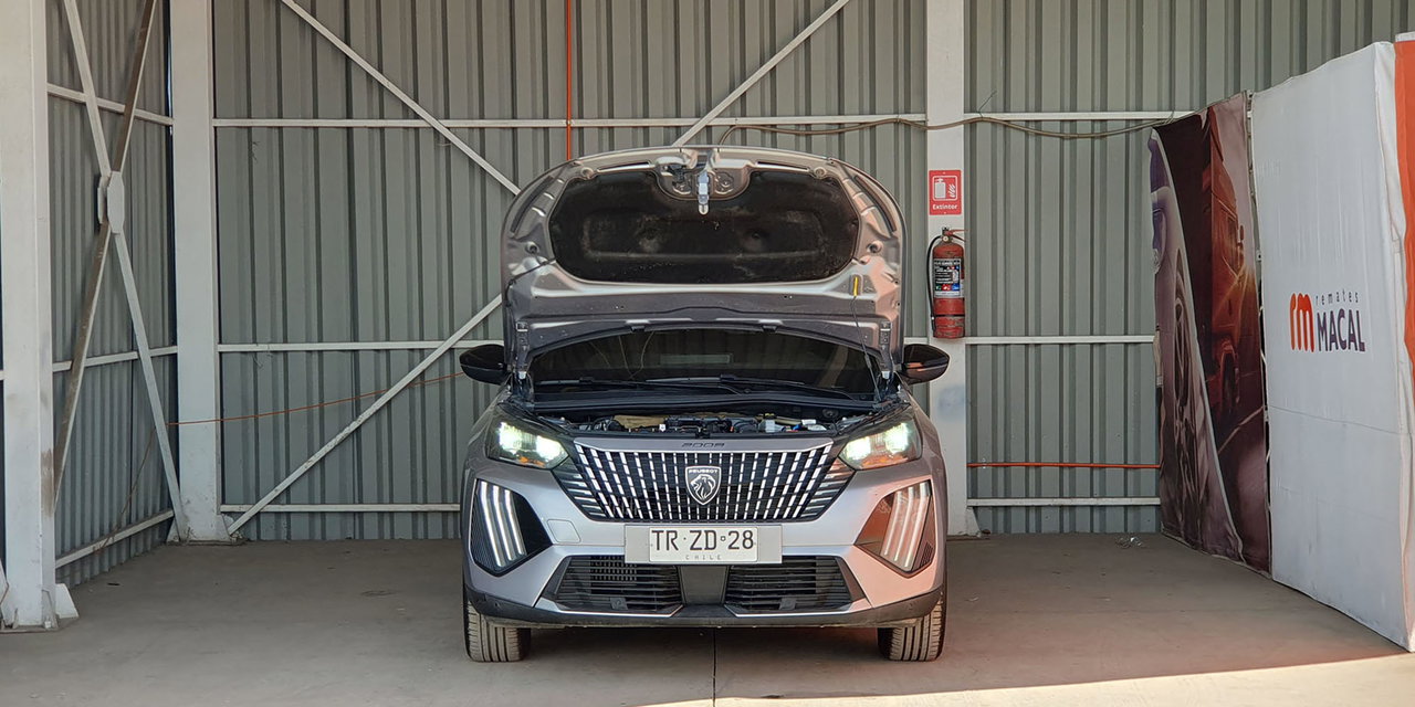 PEUGEOT 2008 BLUE HDI 130 EAT8 1.5 AUT - Imagen 12