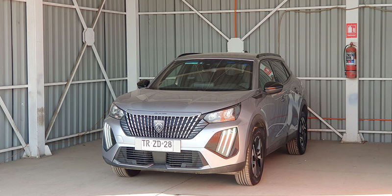 PEUGEOT 2008 BLUE HDI 130 EAT8 1.5 AUT - Imagen 1