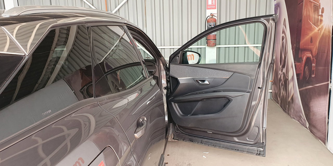 PEUGEOT 3008 BLUE HDI 130 EAT8 1.5 AUT - Imagen 25