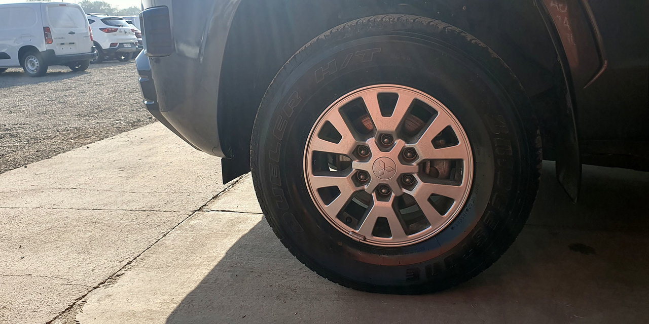 MITSUBISHI L200 - Imagen 16