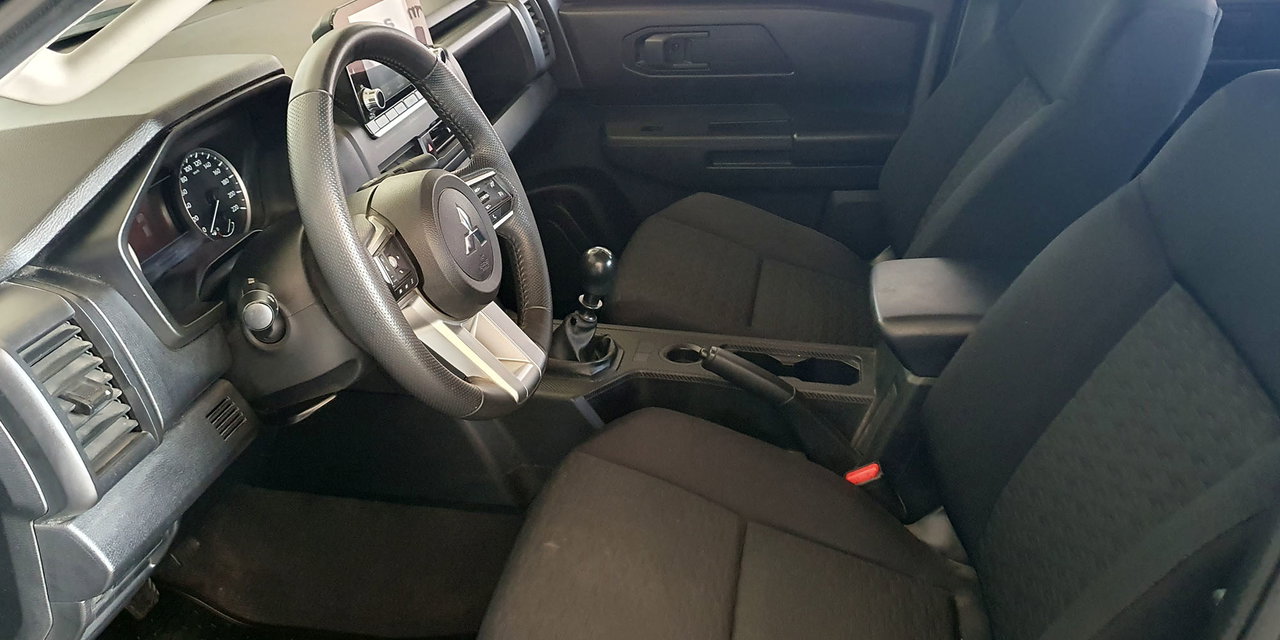 MITSUBISHI L200 - Imagen 23