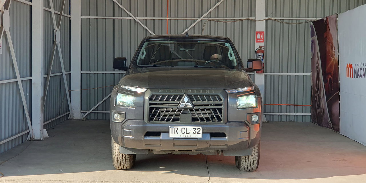 MITSUBISHI L200 - Imagen 7