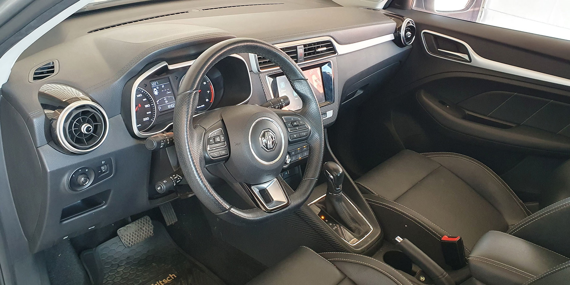 MG ZS - Imagen 18