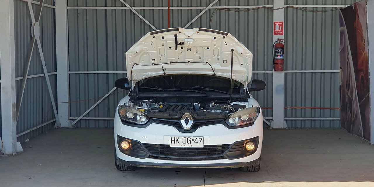 RENAULT MEGANE III - Imagen 12