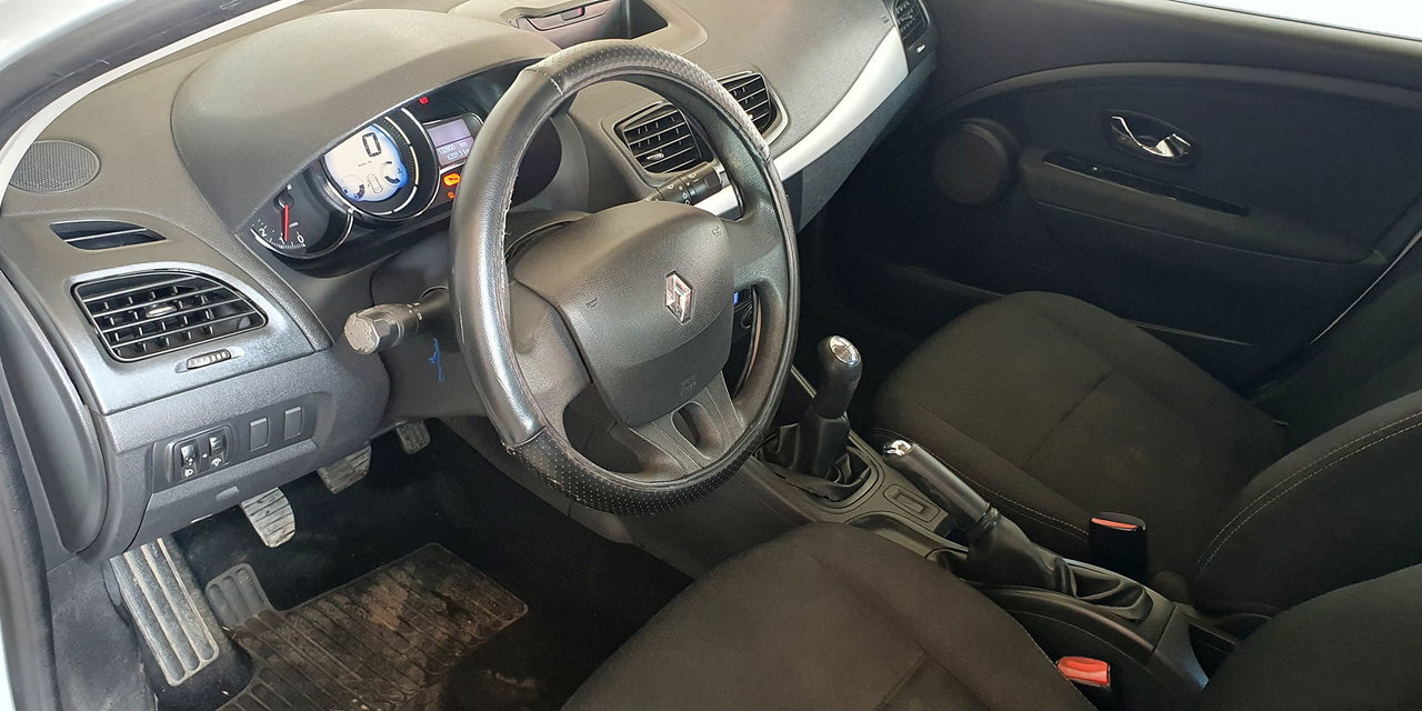 RENAULT MEGANE III - Imagen 18