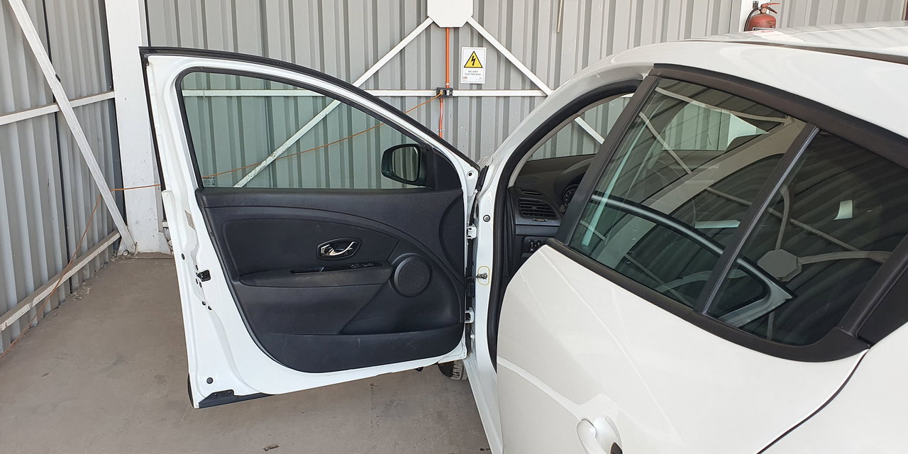 RENAULT MEGANE III - Imagen 24