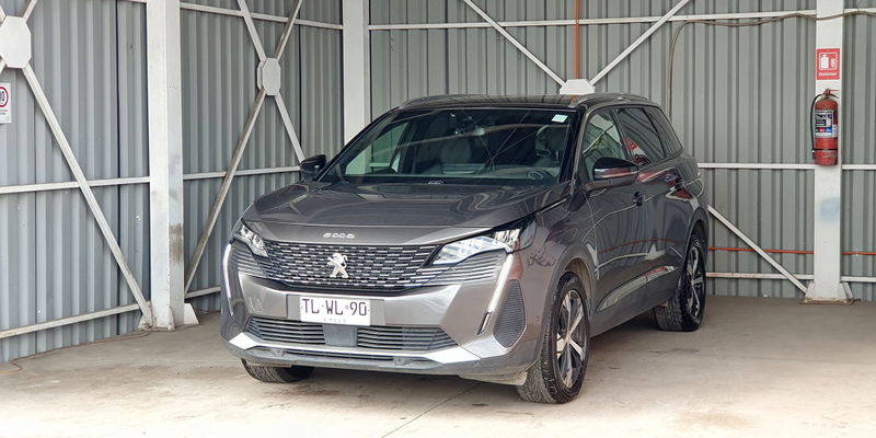 PEUGEOT 5008 - Imagen 1
