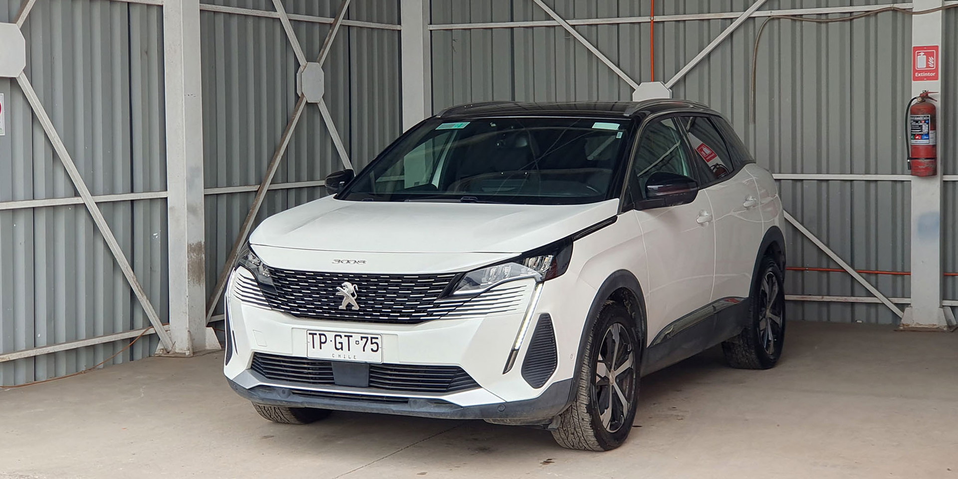 PEUGEOT 3008