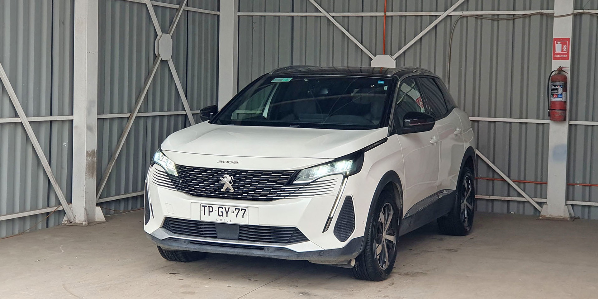 PEUGEOT 3008
